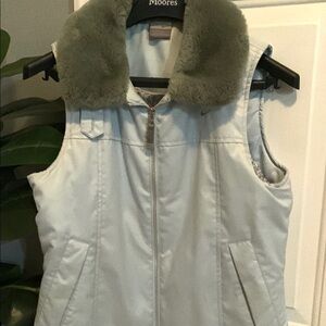 Nike’s Women's light blue Sleeveless vest with Faux Fur Collar
